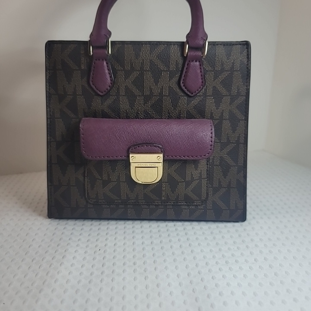 Michael Kors Purple Trim Signature MK Tote - Picture 7 of 7
